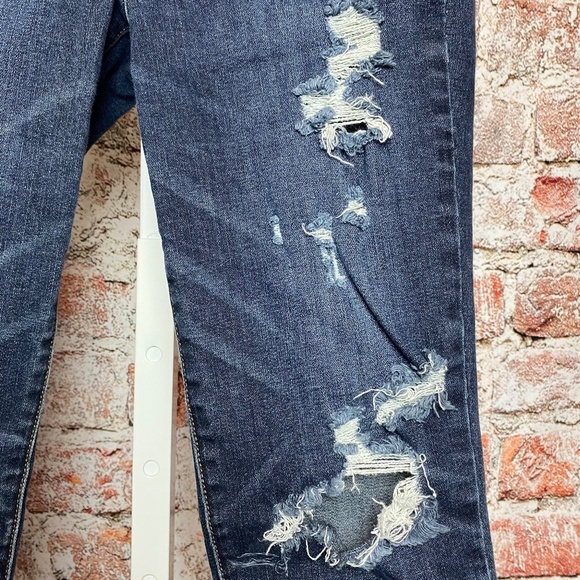 American Eagle Womenʻs Hi-Rise Distressed Jeggings Size 8 - Picture 3 of 13